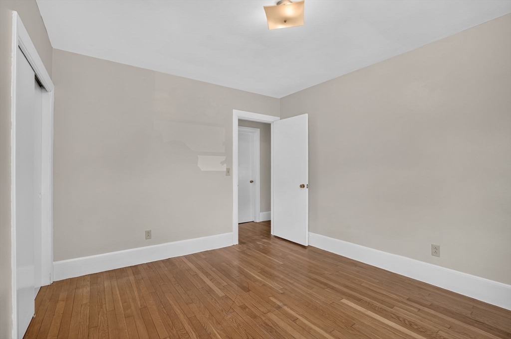 221 Rochambeau St Property Photo 26