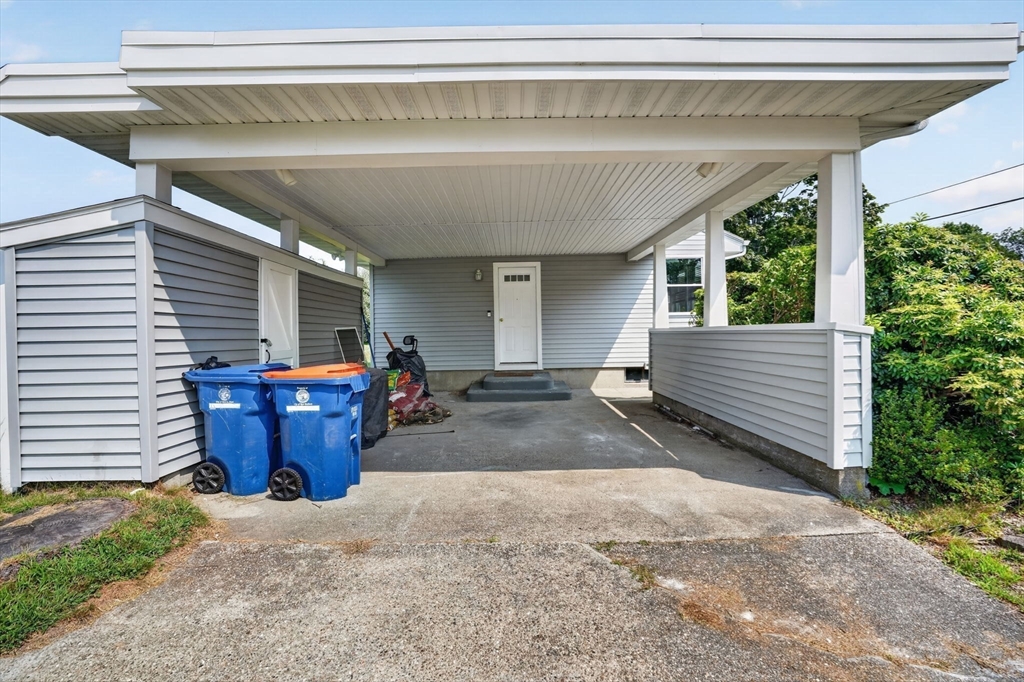 221 Rochambeau St Property Photo 27
