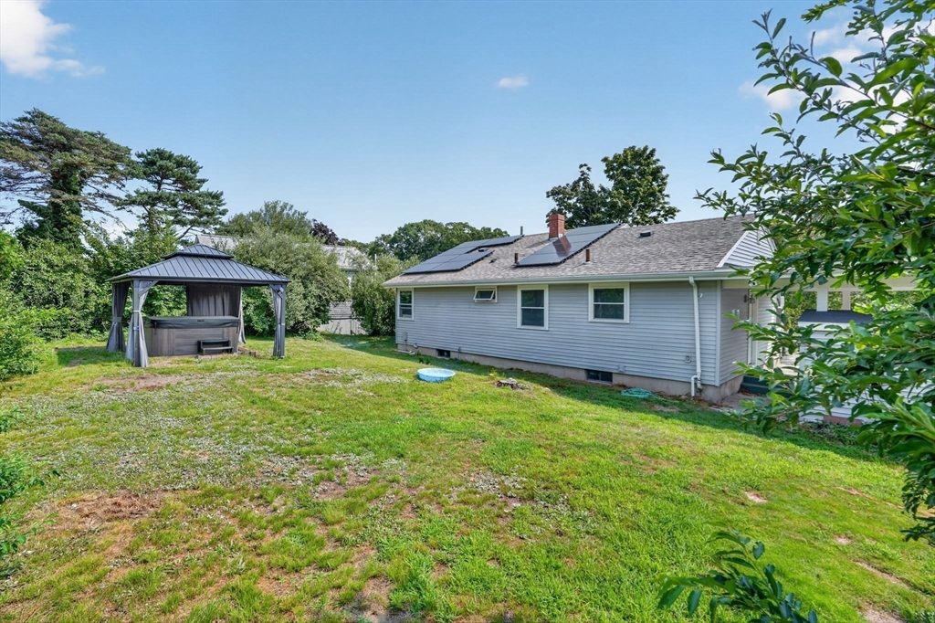 221 Rochambeau St Property Photo 29