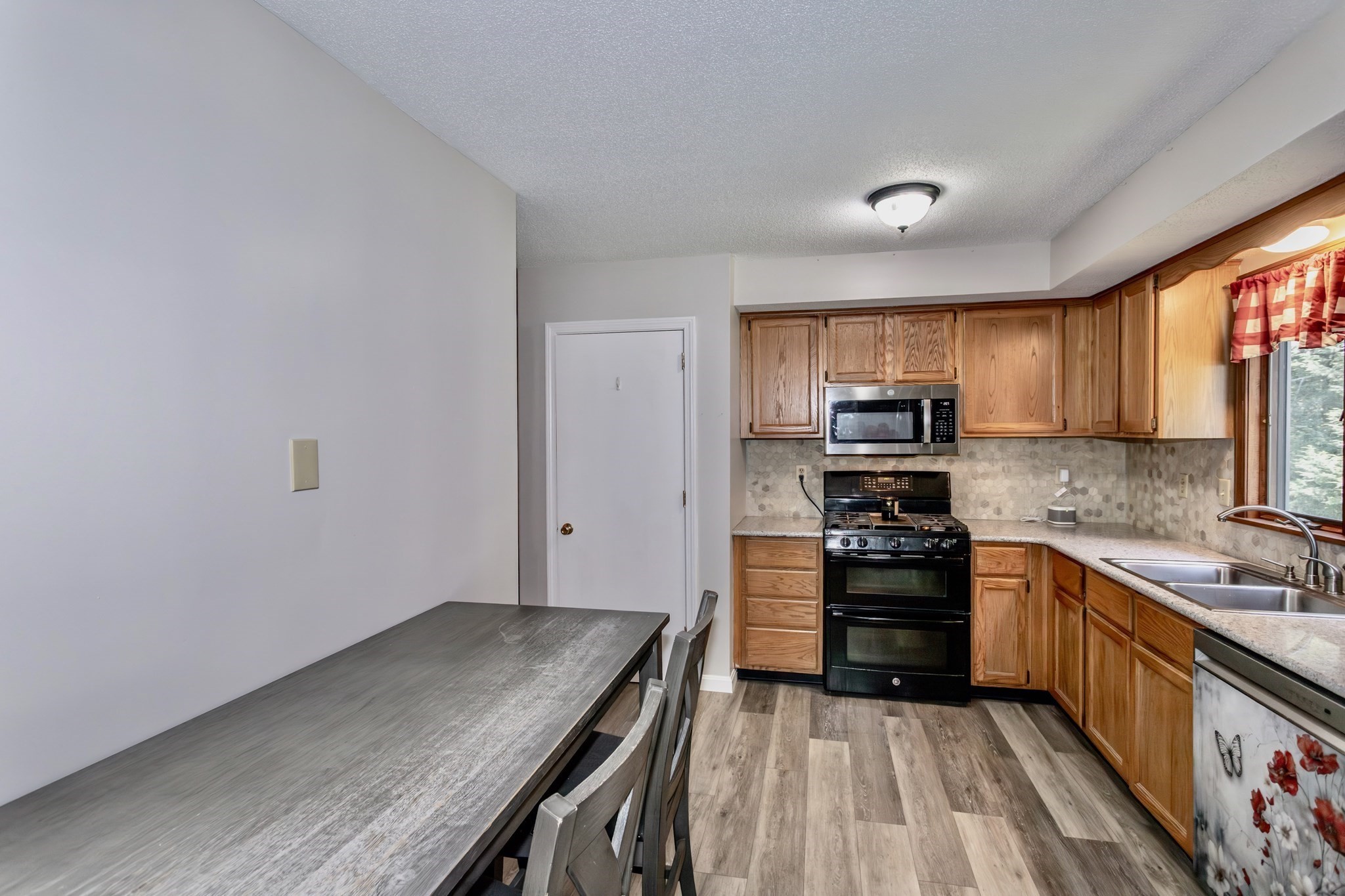 419 Southwick Road # 70 Property Photo 12