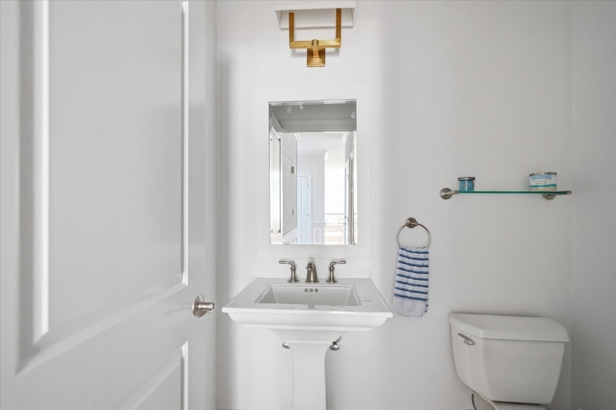 239 Washington St # 9 Property Photo 11
