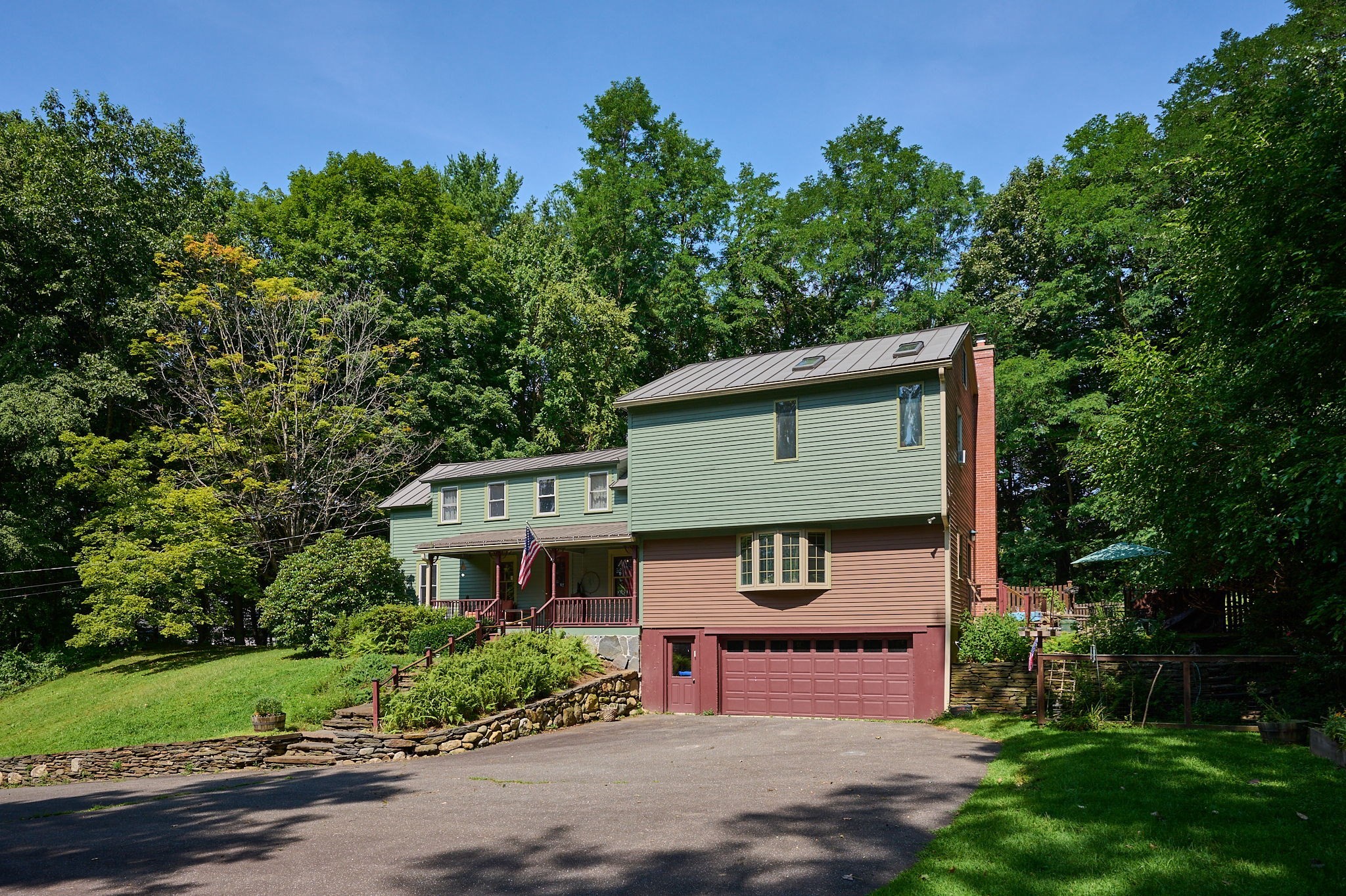 93 Arch St Property Photo 2