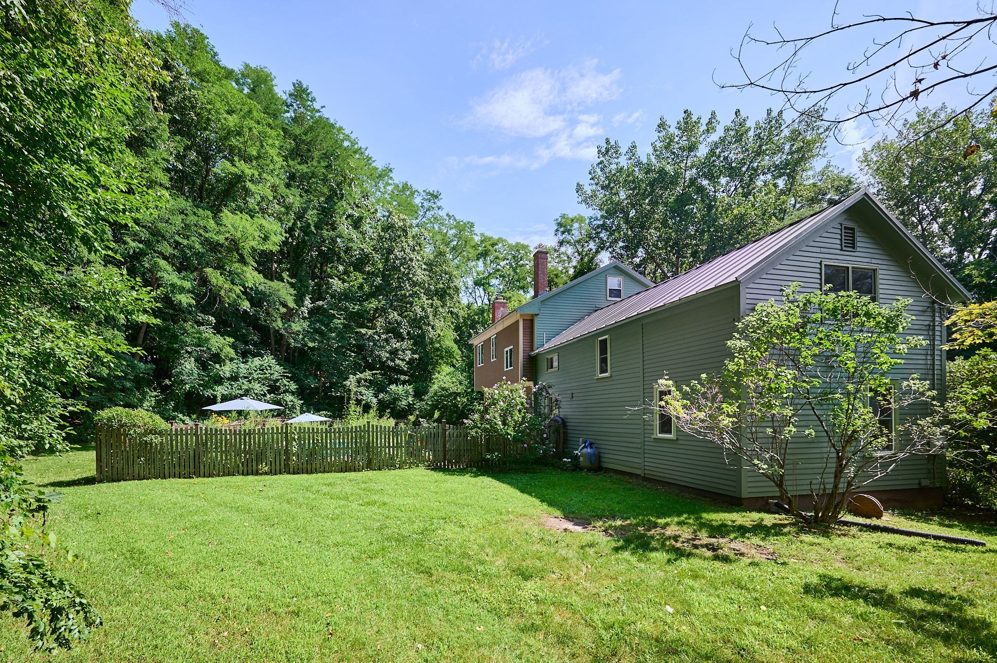 93 Arch St Property Photo 35