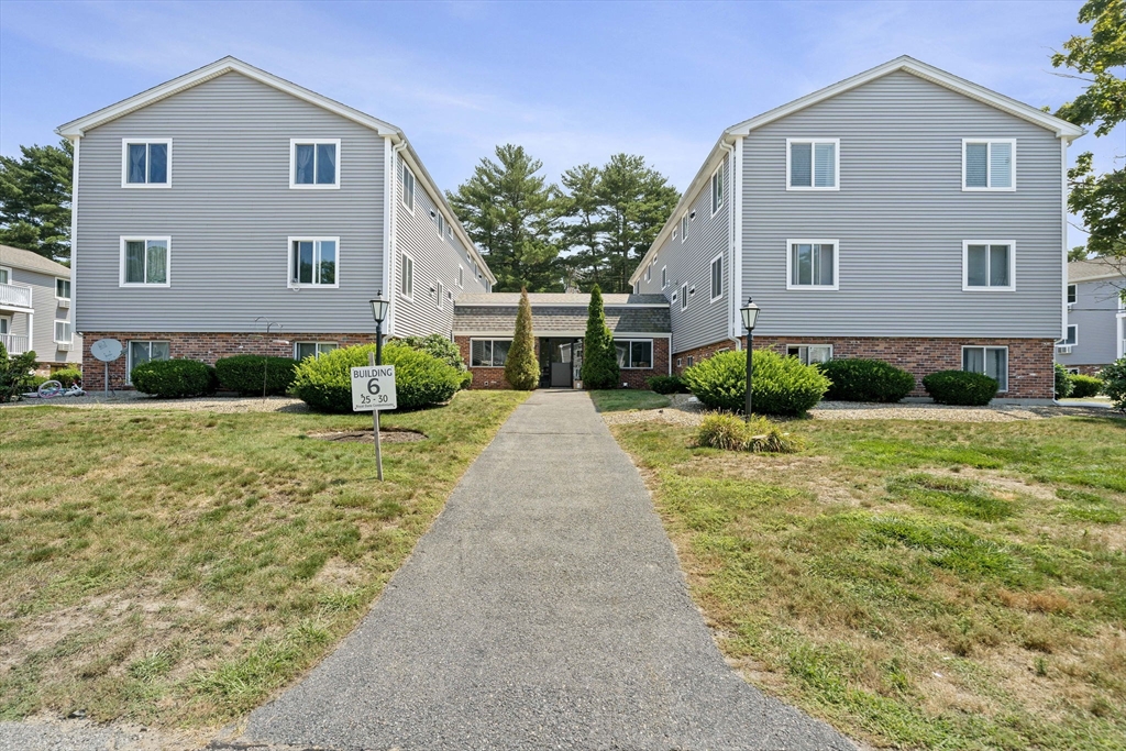 6 Royal Dane Dr # 27 Property Photo 1