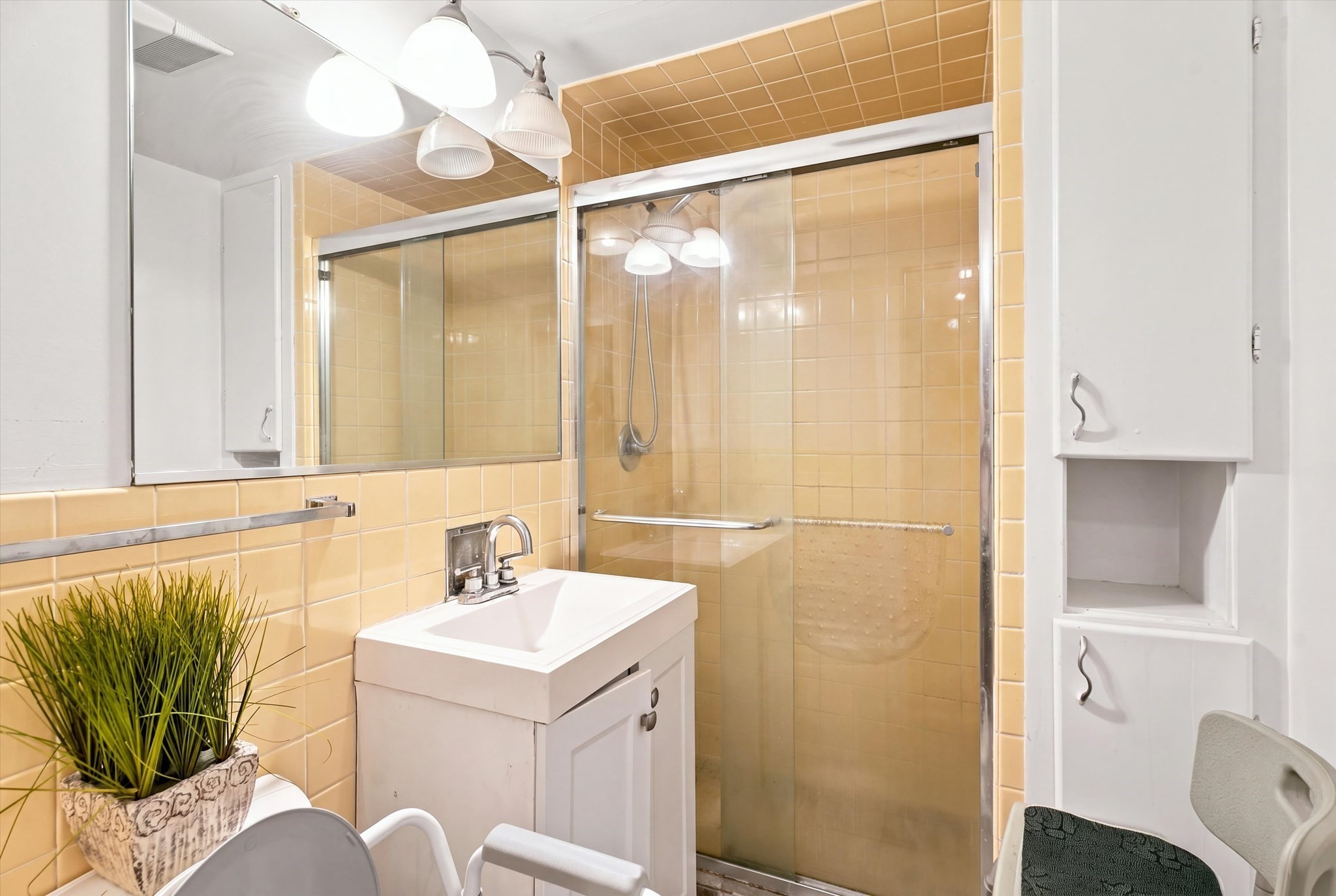 3 Longwood Dr # 103 Property Photo 19