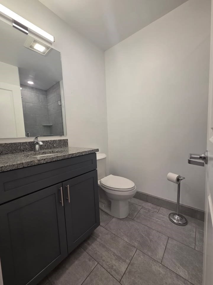 165 Hawthorne St # 204 Property Photo 7