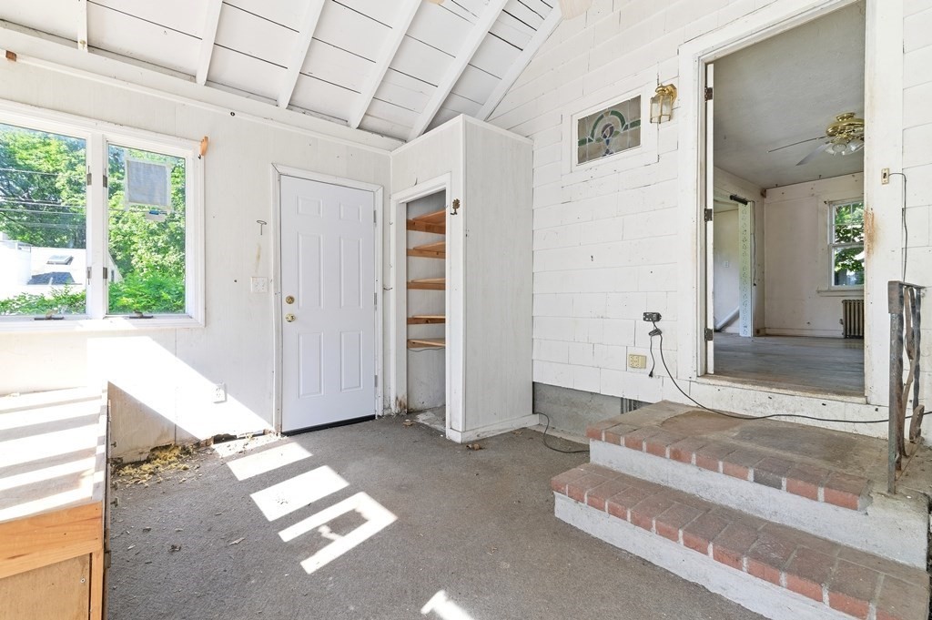 126 Lakehurst Ave Property Photo 6