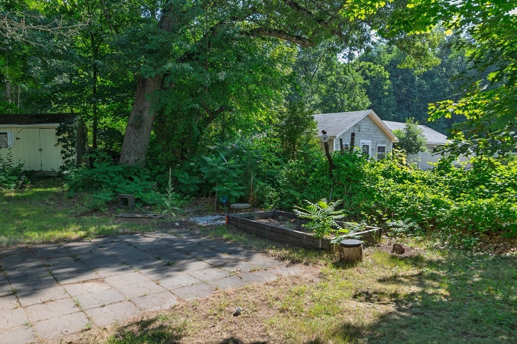 126 Lakehurst Ave Property Photo 25
