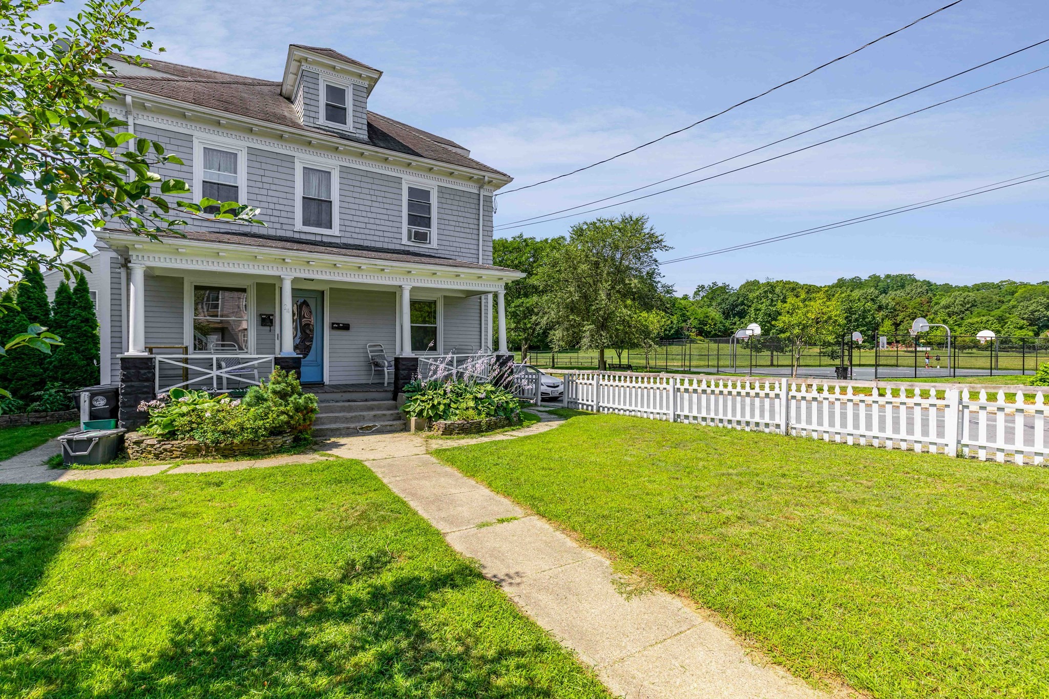 24 Blaisdell St Property Photo 2