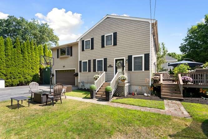 40 Hillside Ave Property Photo 2