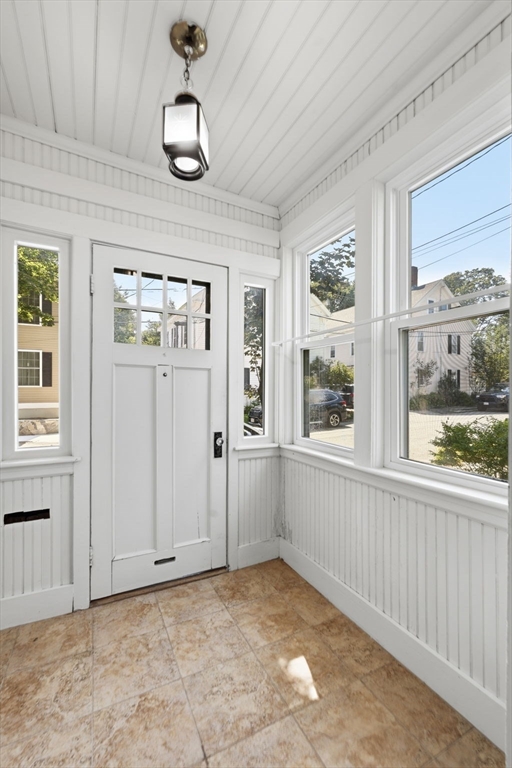 16 Collins St Property Photo 2