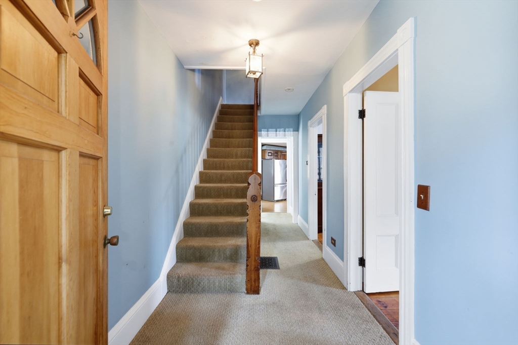16 Collins St Property Photo 3