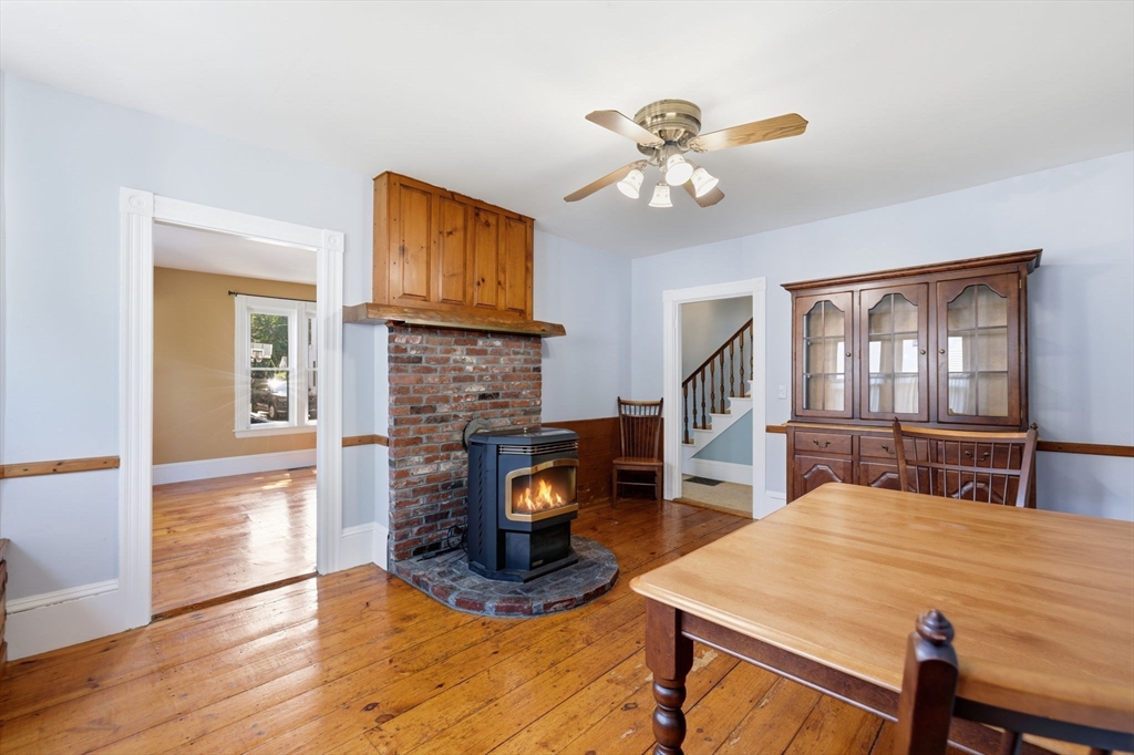 16 Collins St Property Photo 11