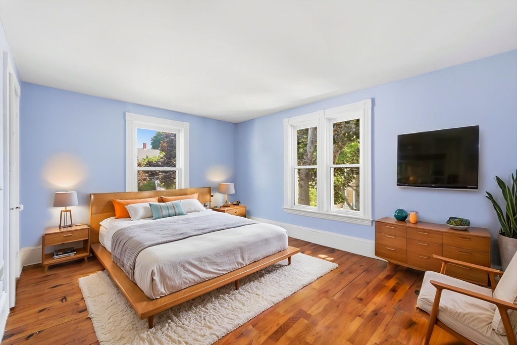 16 Collins St Property Photo 14