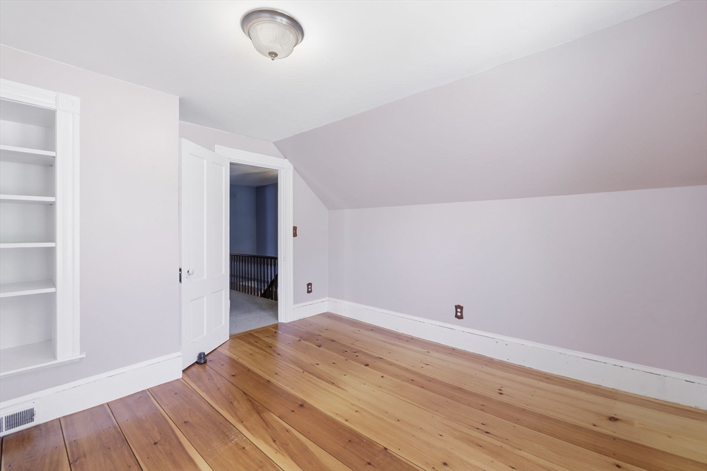 16 Collins St Property Photo 17