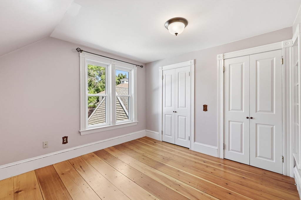 16 Collins St Property Photo 18