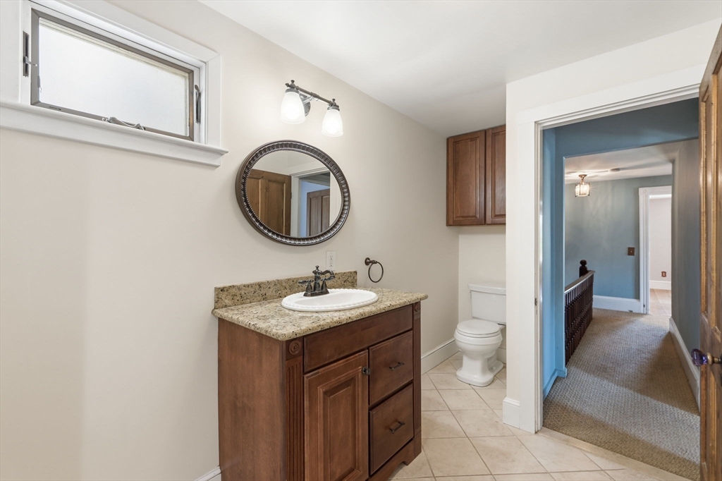 16 Collins St Property Photo 21