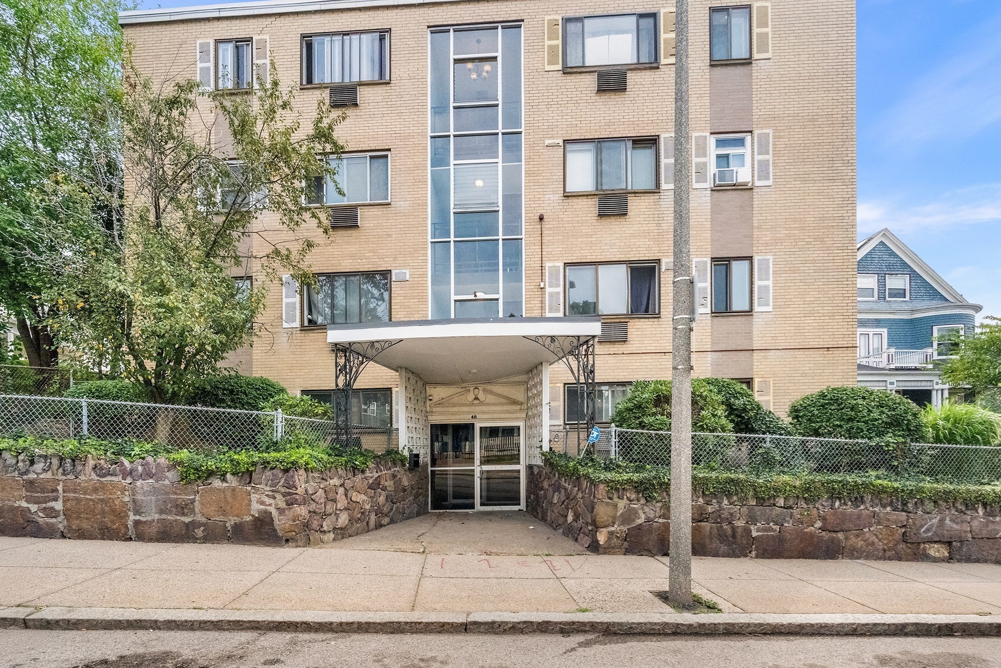 46 Adams St # D6 Property Photo 14