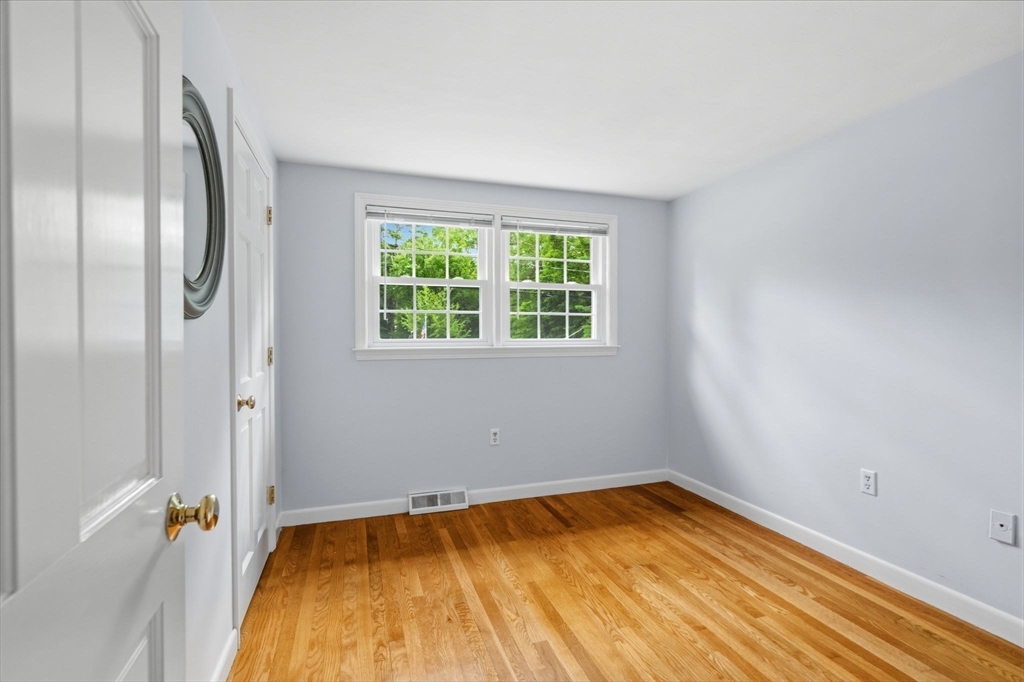 279 Center St Property Photo 19