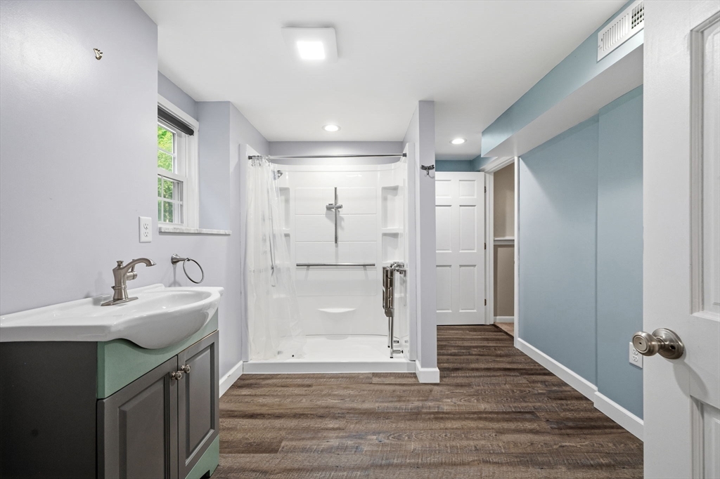 279 Center St Property Photo 24