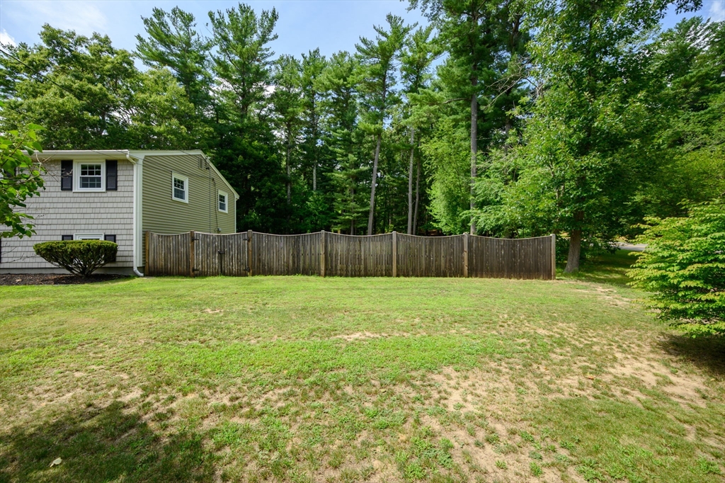 279 Center St Property Photo 38