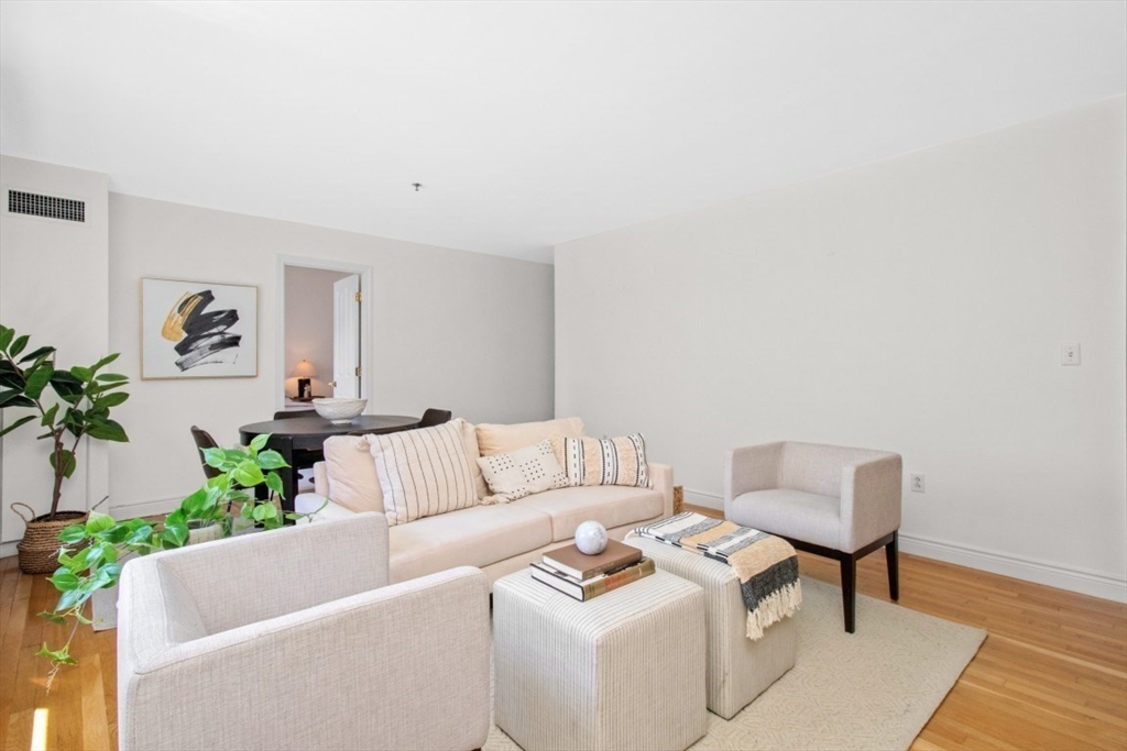 10 Charlesgate East # 302 Property Photo 8