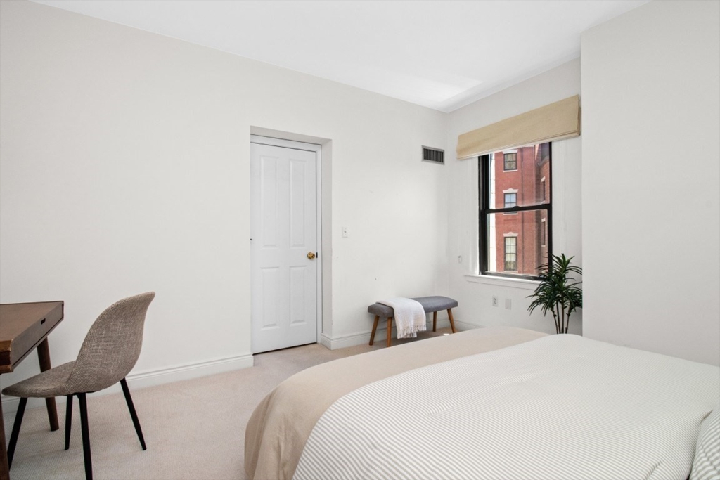 10 Charlesgate East # 302 Property Photo 18