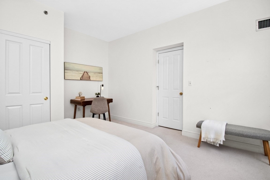 10 Charlesgate East # 302 Property Photo 19