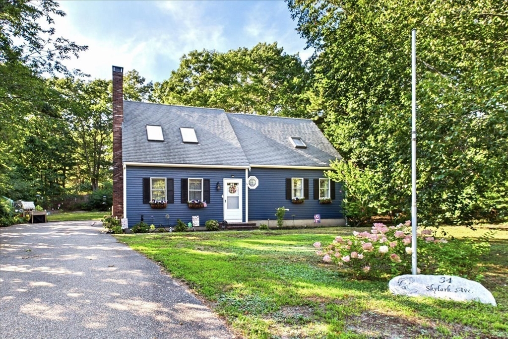 34 Skylark Ave Property Photo 1