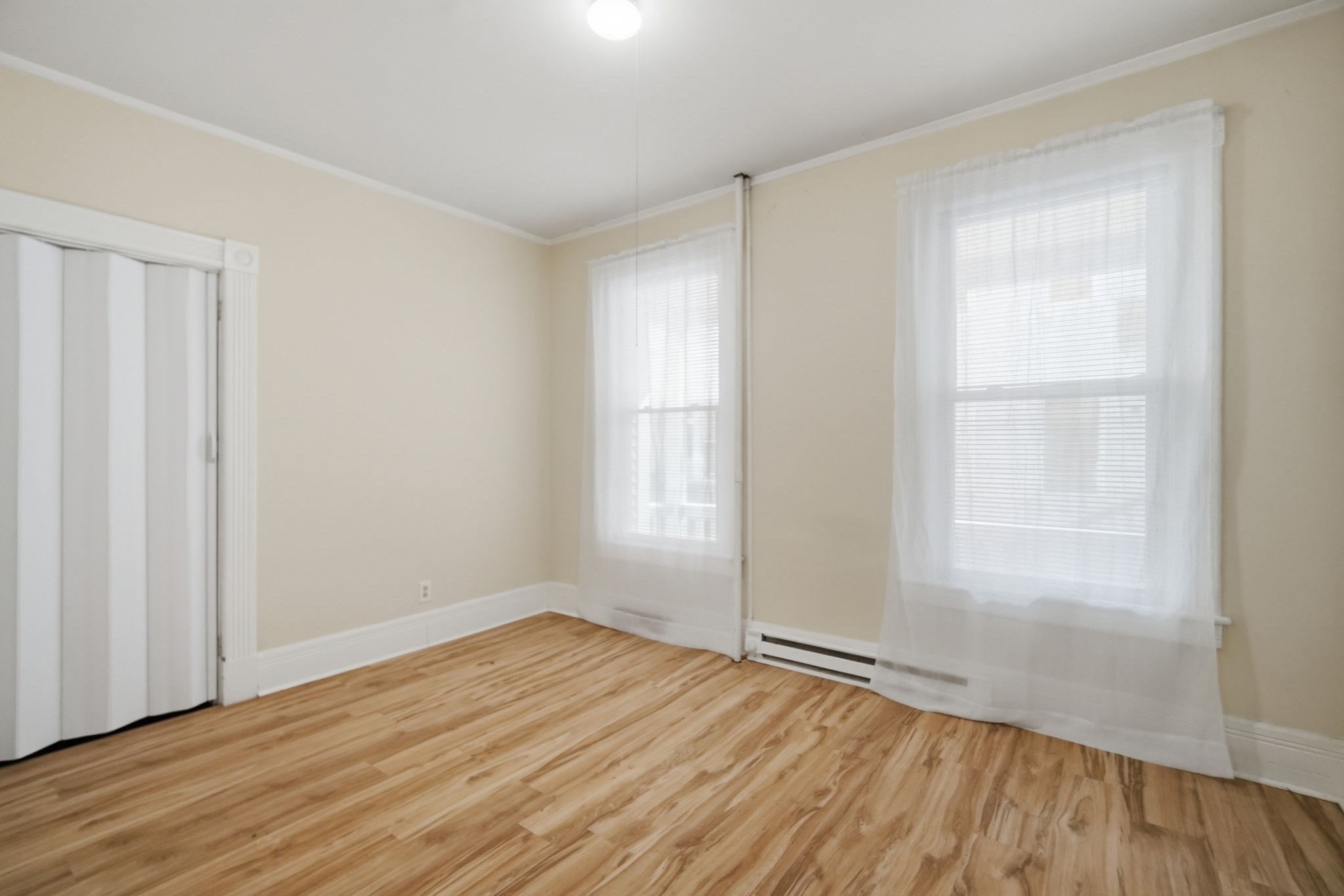 26 Hebron St Property Photo 9