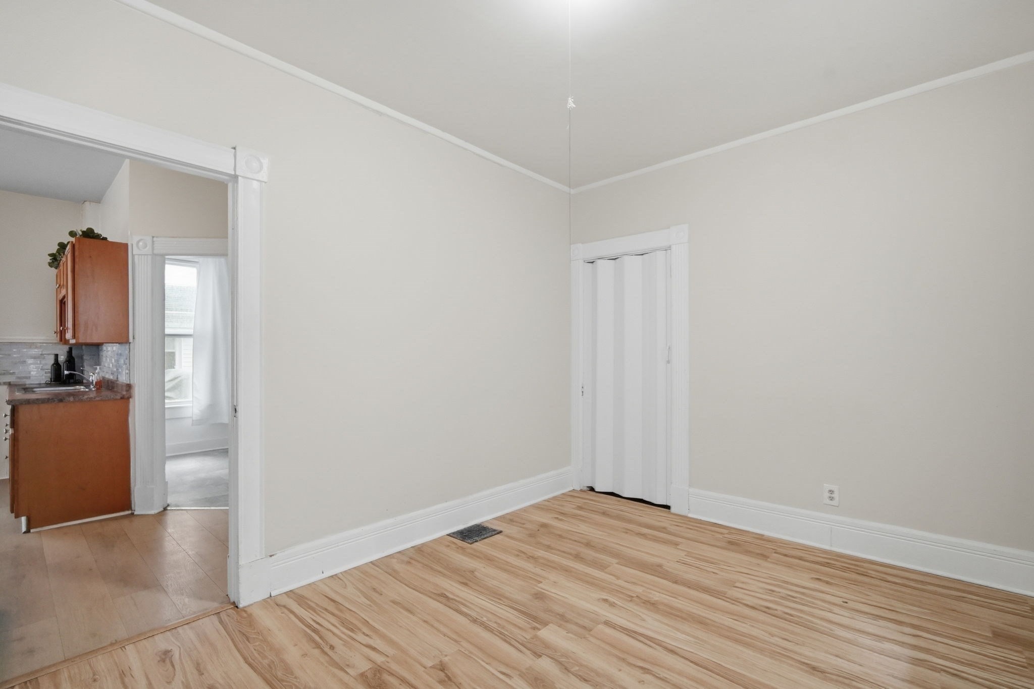 26 Hebron St Property Photo 13