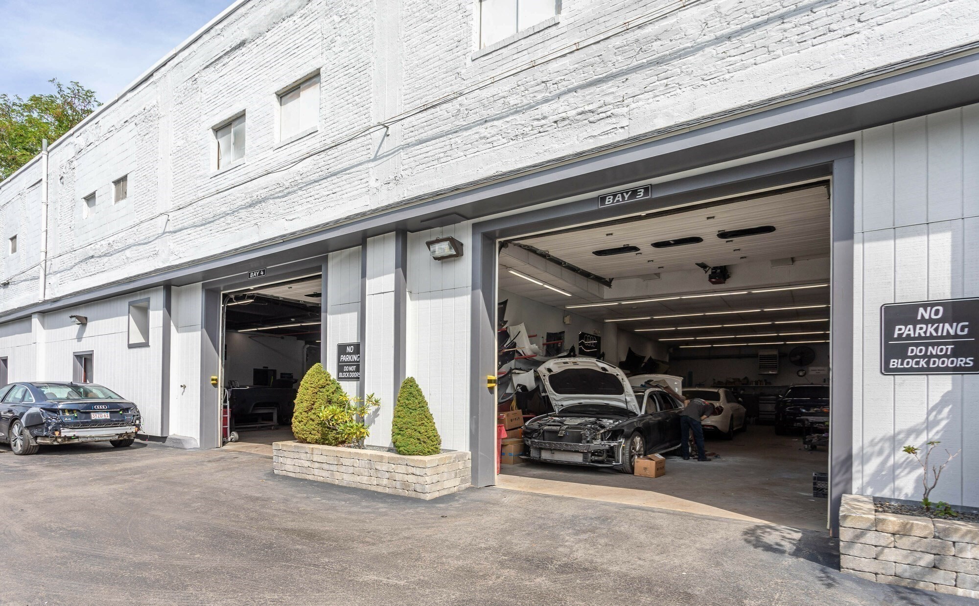 1217 Hyde Park Ave Property Photo 4