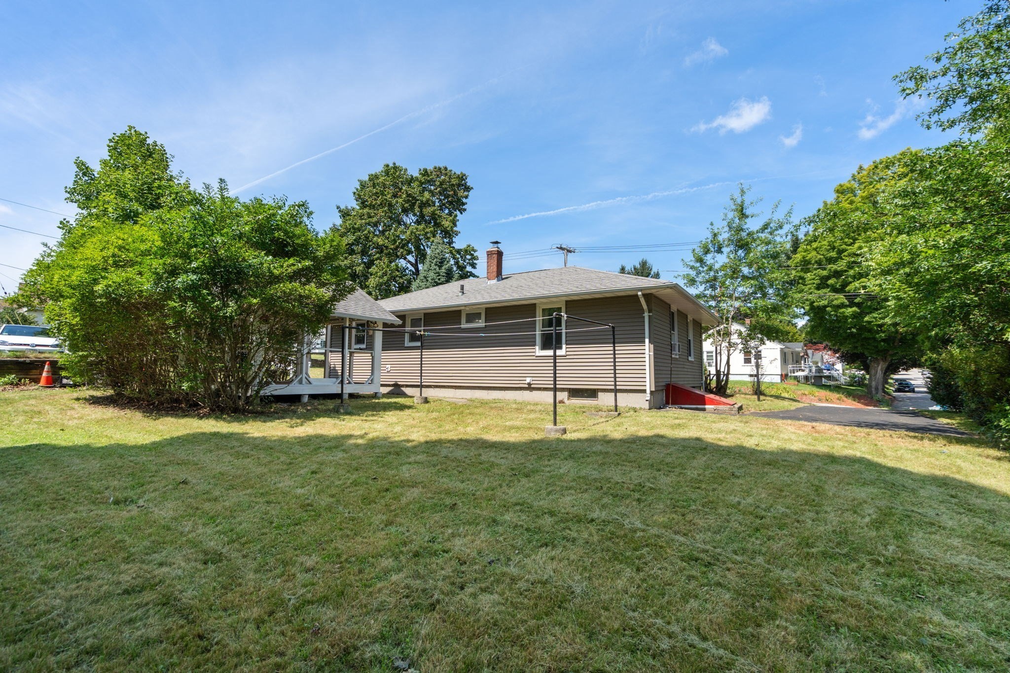 128 Clark St Property Photo 4