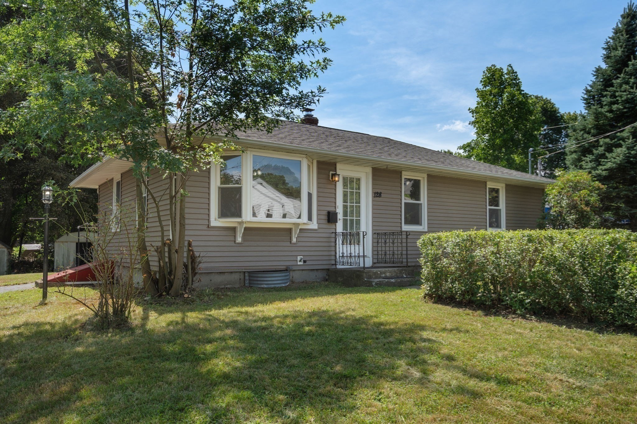 128 Clark St Property Photo 18