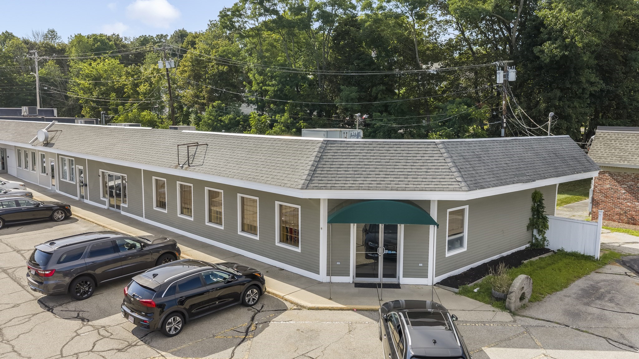 194 Main St # D Property Photo 1