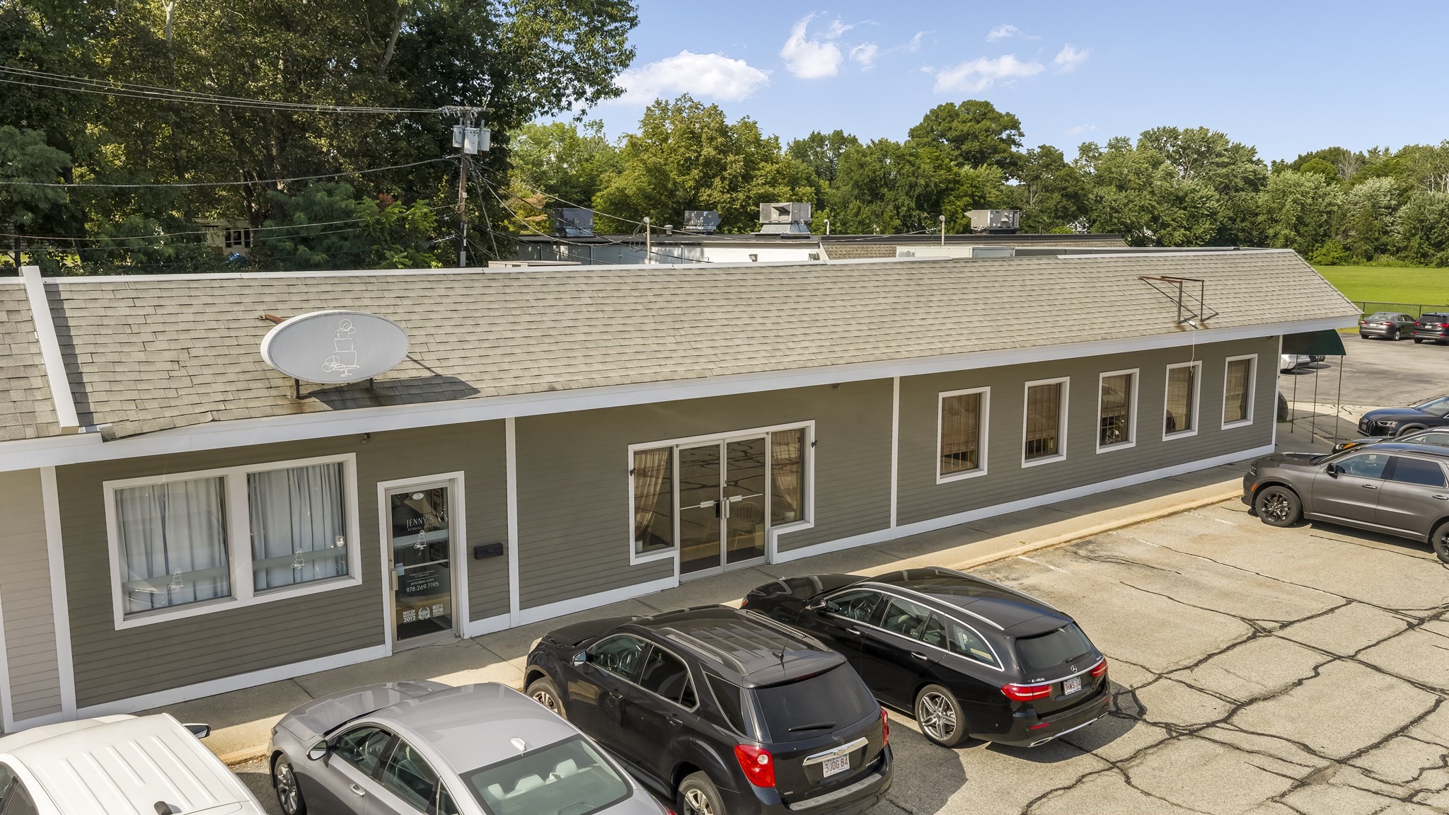 194 Main St # D Property Photo 2