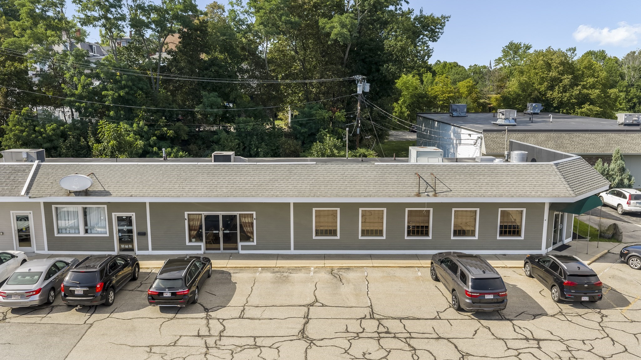 194 Main St # D Property Photo 3