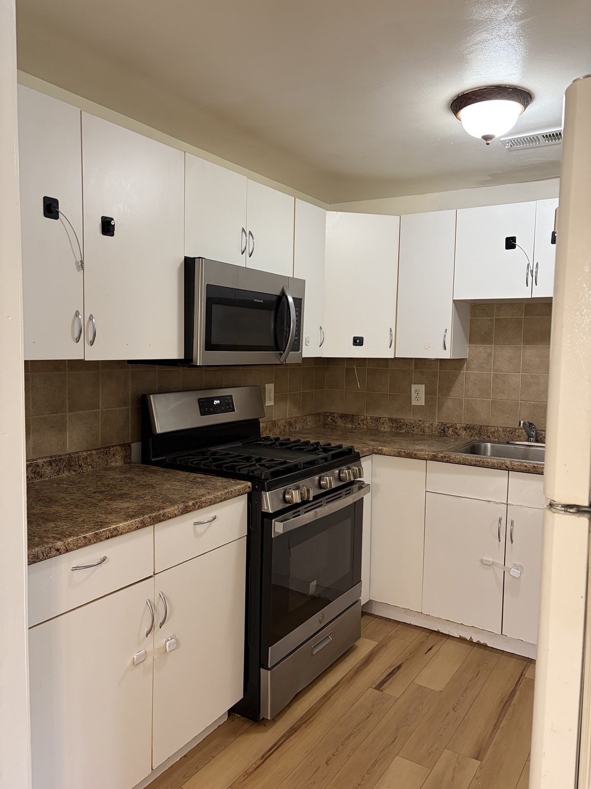 15 Longworth Ave # 223 Property Photo 2