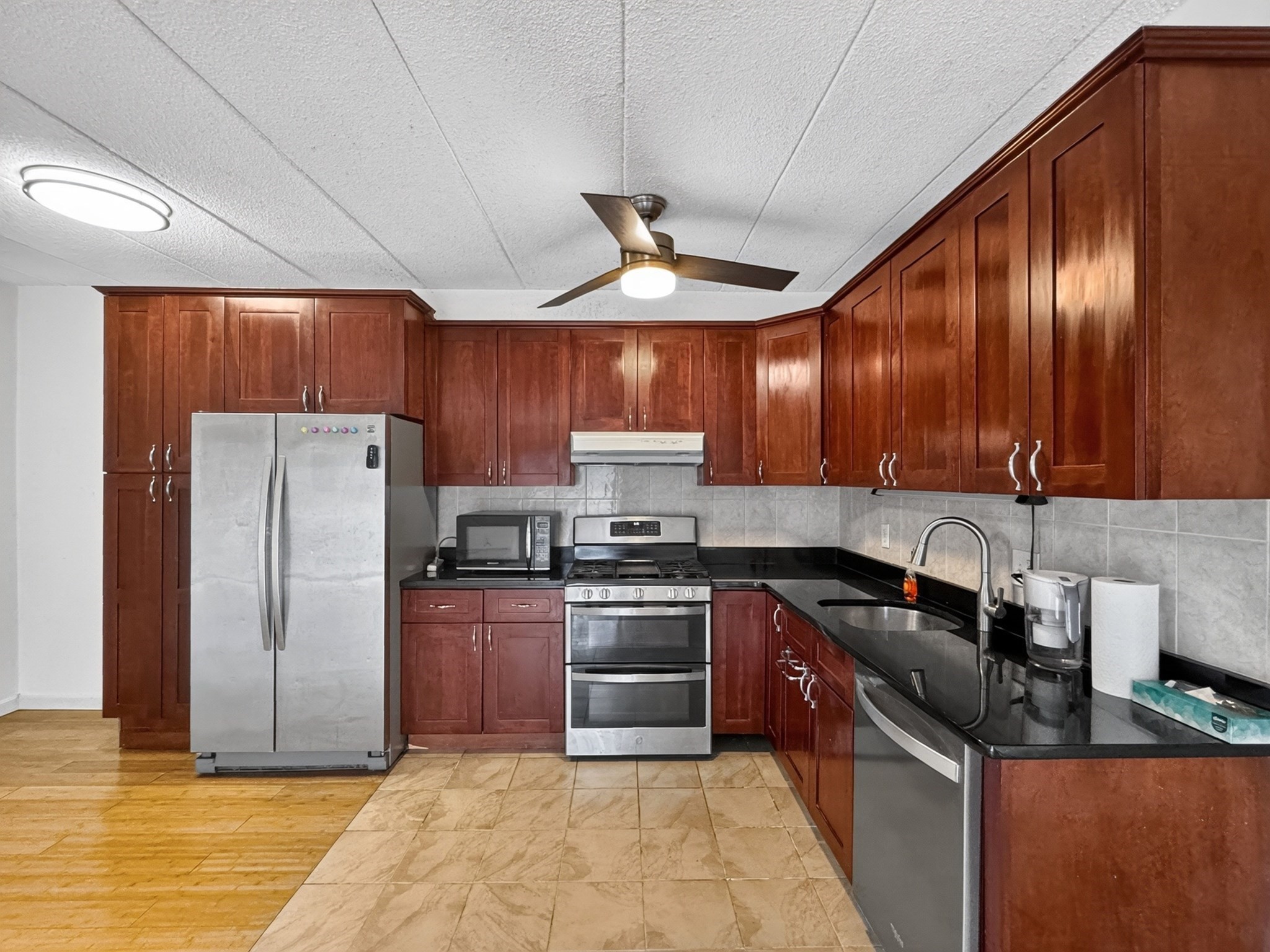 20 Skyline Dr # 11 Property Photo 3