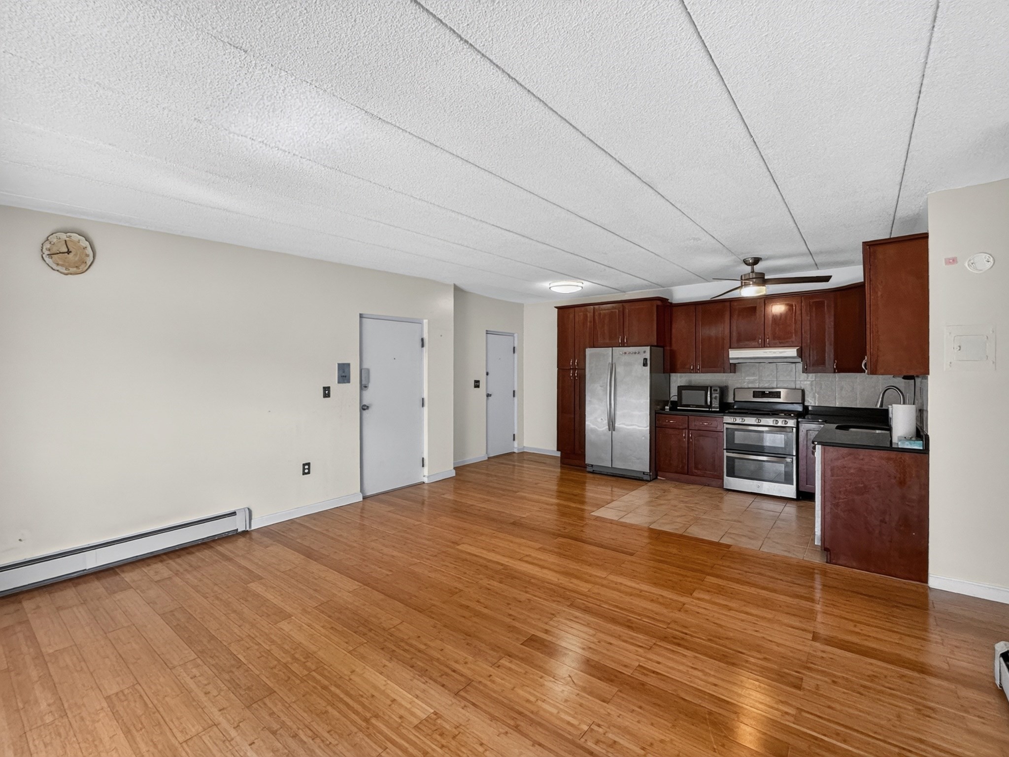 20 Skyline Dr # 11 Property Photo 6