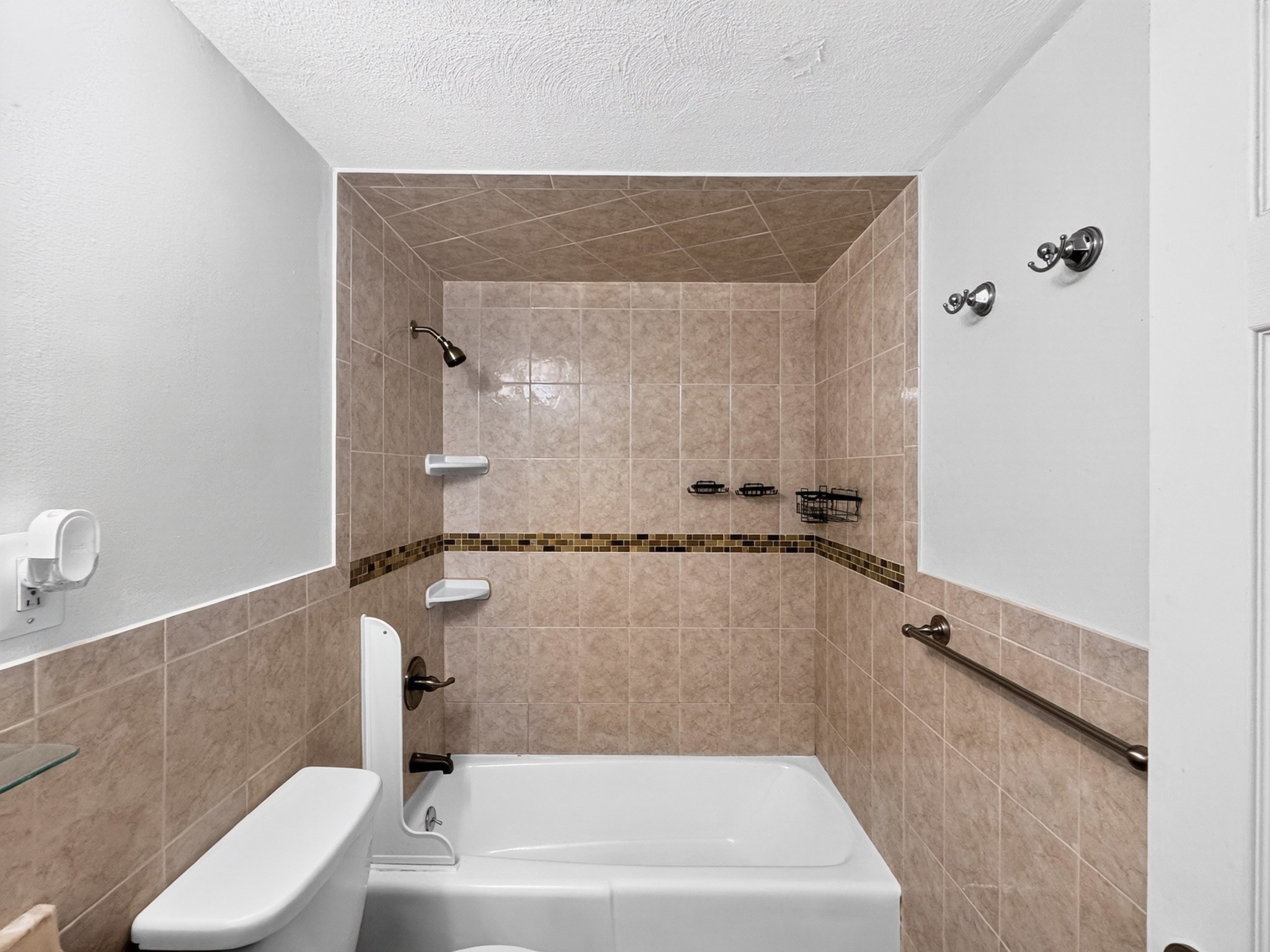 20 Skyline Dr # 11 Property Photo 17