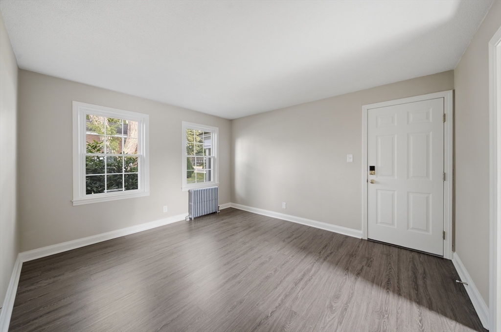 1582 Memorial Ave # 1b Property Photo 10