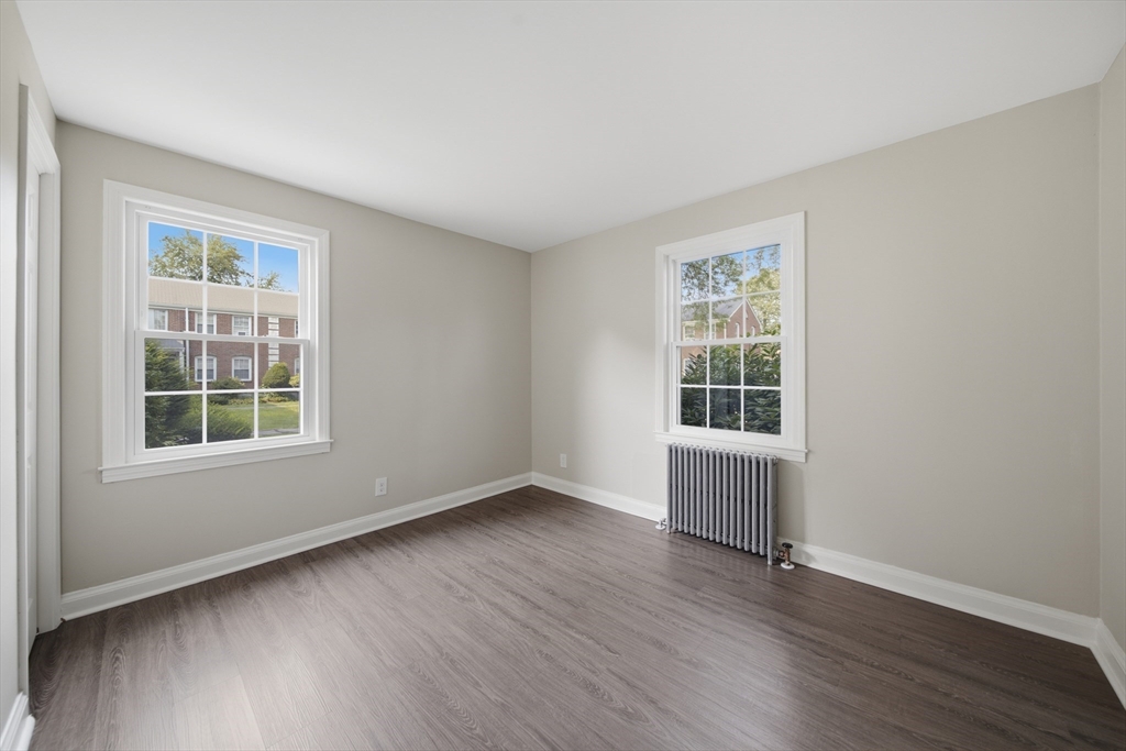 1582 Memorial Ave # 1b Property Photo 13