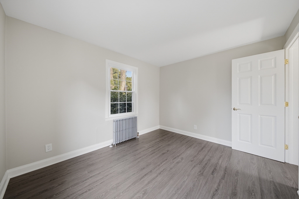 1582 Memorial Ave # 1b Property Photo 15