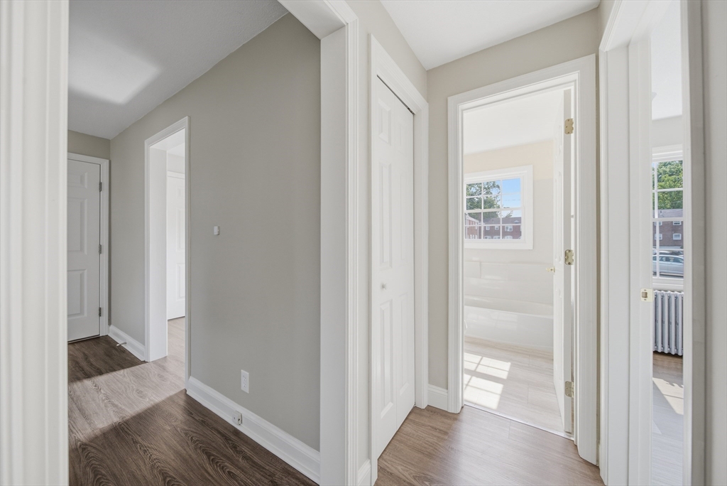 1582 Memorial Ave # 1b Property Photo 16