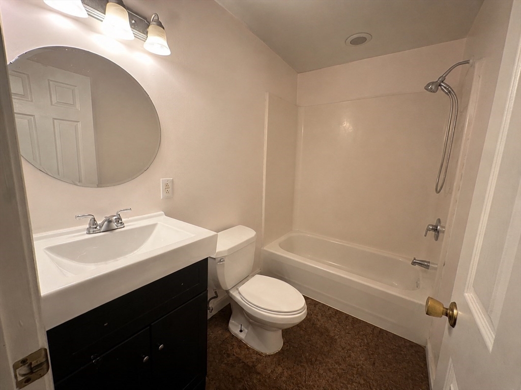 90 Mckinstry # 106 Property Photo 8