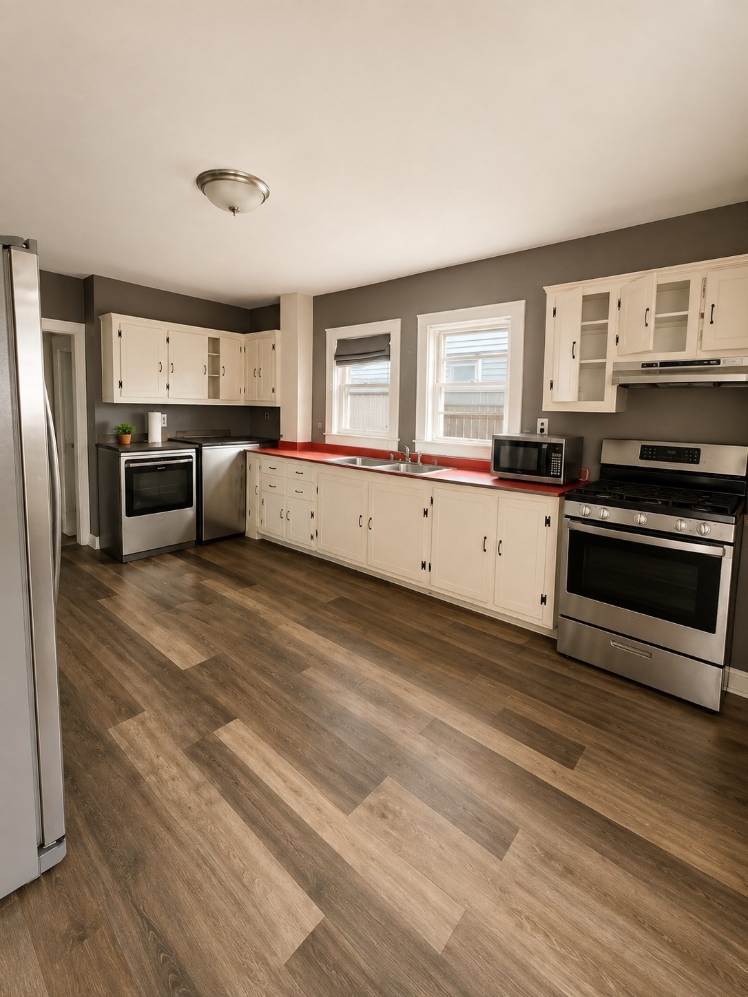 45 Durfee St Property Photo 4
