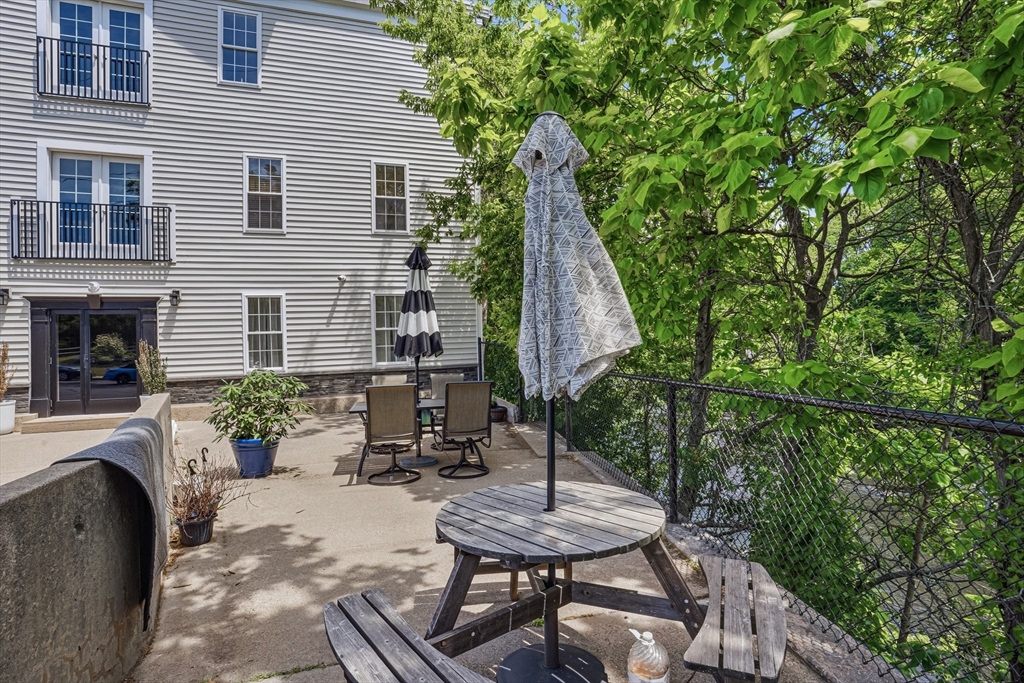 148 Bernon # 7 Property Photo 25