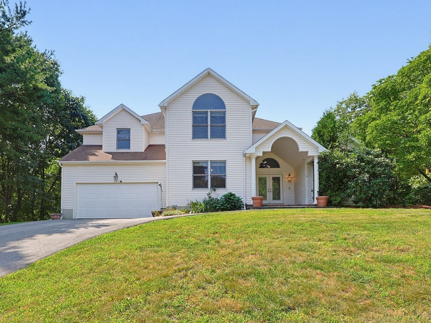 250 Palisades Cir Property Photo 1