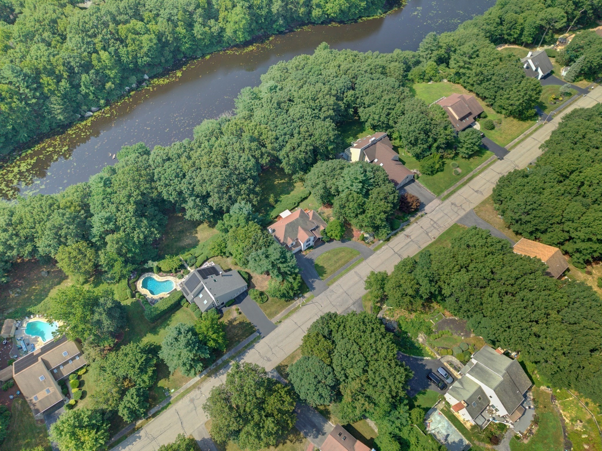 250 Palisades Cir Property Photo 1